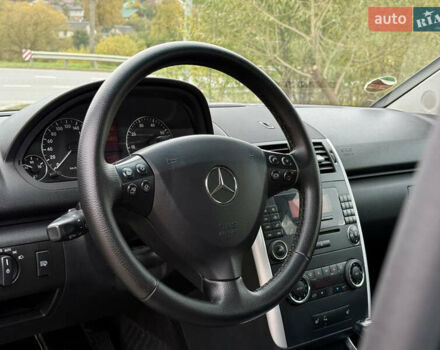 Мерседес А клас 2006 у Тернополі на Automoto.ua Зелений Мерседес А клас, об'ємом двигуна 1.7 л та пробігом 210 тис. км за 5800 $, фото 18 на Automoto.ua