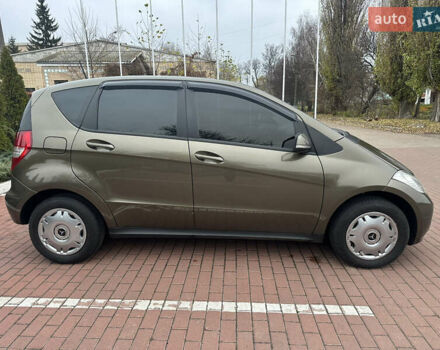 Зелений Мерседес А клас, об'ємом двигуна 1.5 л та пробігом 298 тис. км за 5800 $, фото 3 на Automoto.ua