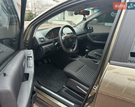 Зеленый Мерседес А класс, объемом двигателя 1.5 л и пробегом 298 тыс. км за 5600 $, фото 7 на Automoto.ua