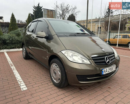 Зелений Мерседес А клас, об'ємом двигуна 1.5 л та пробігом 298 тис. км за 5800 $, фото 2 на Automoto.ua