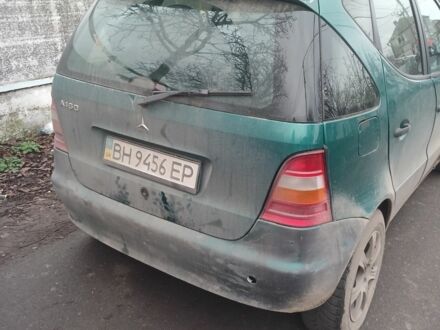 Зелений Мерседес А клас, об'ємом двигуна 1.6 л та пробігом 100 тис. км за 2800 $, фото 1 на Automoto.ua