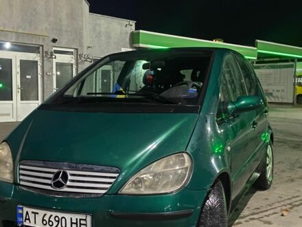 Зеленый Мерседес А класс, объемом двигателя 1.6 л и пробегом 200 тыс. км за 1500 $, фото 1 на Automoto.ua