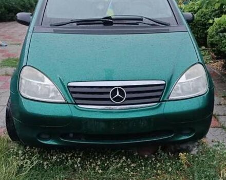 Зеленый Мерседес А класс, объемом двигателя 1.7 л и пробегом 270 тыс. км за 3800 $, фото 1 на Automoto.ua