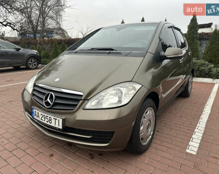 Зеленый Мерседес А класс, объемом двигателя 1.5 л и пробегом 298 тыс. км за 5800 $, фото 1 на Automoto.ua