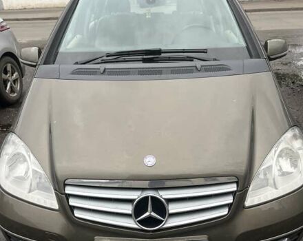 Зеленый Мерседес А класс, объемом двигателя 1.7 л и пробегом 45 тыс. км за 10000 $, фото 1 на Automoto.ua