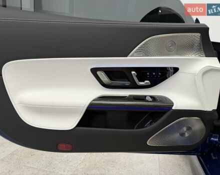 Синій Мерседес AMG GT, об'ємом двигуна 3.98 л та пробігом 1 тис. км за 303000 $, фото 32 на Automoto.ua