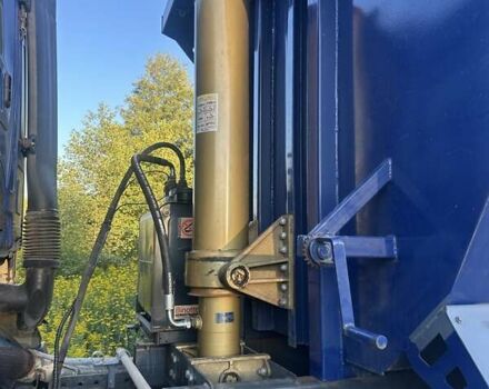 Синий Мерседес AROCS, объемом двигателя 10.68 л и пробегом 402 тыс. км за 88000 $, фото 9 на Automoto.ua