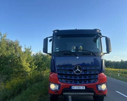 Синий Мерседес AROCS, объемом двигателя 10.68 л и пробегом 402 тыс. км за 88000 $, фото 3 на Automoto.ua