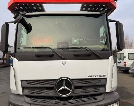 Белый Мерседес Актрос, объемом двигателя 10.8 л и пробегом 767 тыс. км за 110000 $, фото 8 на Automoto.ua