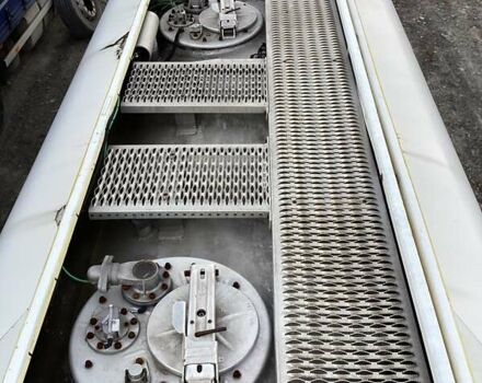 Білий Мерседес Актрос, об'ємом двигуна 11.95 л та пробігом 700 тис. км за 50000 $, фото 11 на Automoto.ua