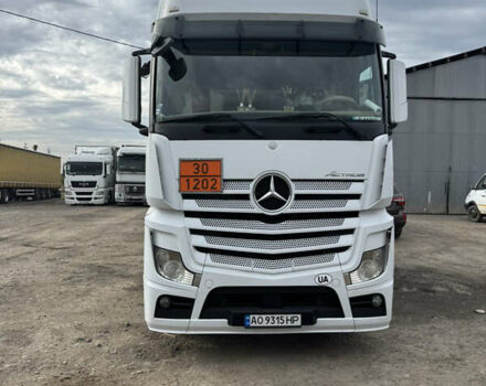 Белый Мерседес Актрос, объемом двигателя 12.9 л и пробегом 10 тыс. км за 18000 $, фото 1 на Automoto.ua