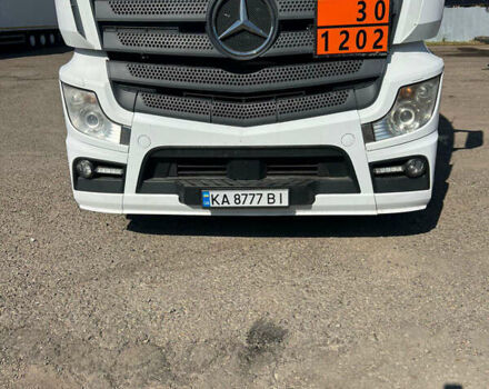 Белый Мерседес Актрос, объемом двигателя 10.68 л и пробегом 689 тыс. км за 22777 $, фото 4 на Automoto.ua