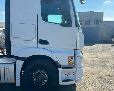 Белый Мерседес Актрос, объемом двигателя 10.68 л и пробегом 689 тыс. км за 22777 $, фото 2 на Automoto.ua