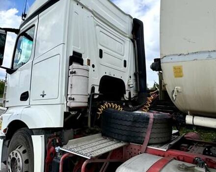 Белый Мерседес Актрос, объемом двигателя 12.81 л и пробегом 823 тыс. км за 16900 $, фото 3 на Automoto.ua