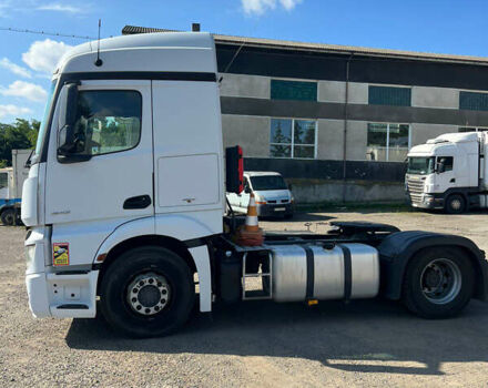 Белый Мерседес Актрос, объемом двигателя 10.68 л и пробегом 689 тыс. км за 22777 $, фото 6 на Automoto.ua