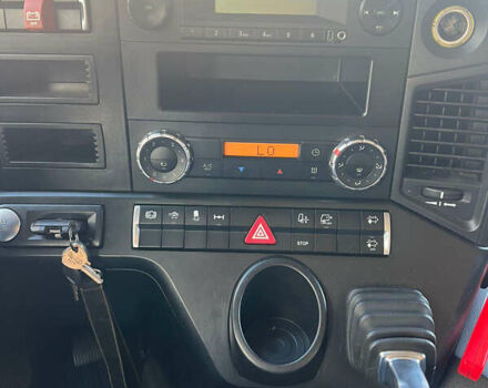 Белый Мерседес Актрос, объемом двигателя 10.68 л и пробегом 689 тыс. км за 22777 $, фото 15 на Automoto.ua