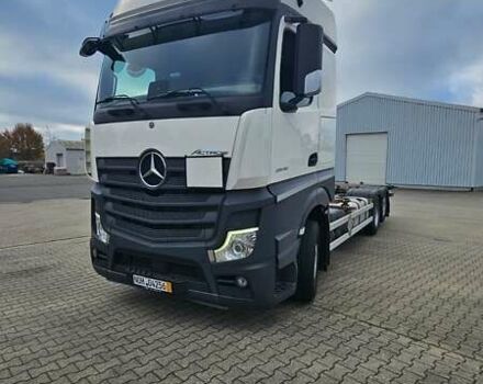 Белый Мерседес Актрос, объемом двигателя 12.8 л и пробегом 540 тыс. км за 71900 $, фото 1 на Automoto.ua