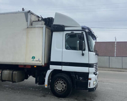 Белый Мерседес Актрос, объемом двигателя 12 л и пробегом 425 тыс. км за 13500 $, фото 1 на Automoto.ua