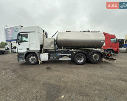 Мерседес Актрос 2014 в Киеве на Automoto.ua Белый Мерседес Актрос, объемом двигателя 11.95 л и пробегом 500 тыс. км за 39999 $, фото 4 на Automoto.ua