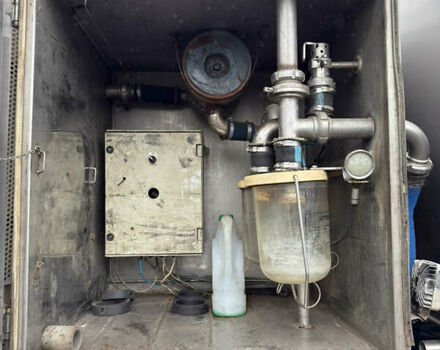 Мерседес Актрос 2014 в Киеве на Automoto.ua Белый Мерседес Актрос, объемом двигателя 11.95 л и пробегом 500 тыс. км за 39999 $, фото 14 на Automoto.ua