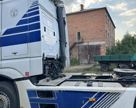 Белый Мерседес Актрос, объемом двигателя 12.81 л и пробегом 895 тыс. км за 22000 $, фото 2 на Automoto.ua