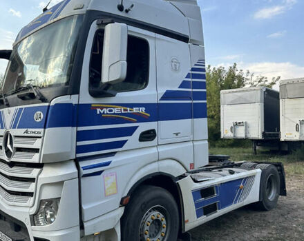 Белый Мерседес Актрос, объемом двигателя 12.81 л и пробегом 895 тыс. км за 22000 $, фото 1 на Automoto.ua