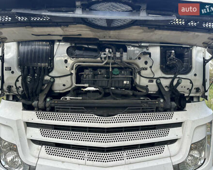 Белый Мерседес Актрос, объемом двигателя 12.81 л и пробегом 895 тыс. км за 22000 $, фото 19 на Automoto.ua