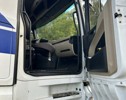 Белый Мерседес Актрос, объемом двигателя 12.81 л и пробегом 895 тыс. км за 22000 $, фото 9 на Automoto.ua