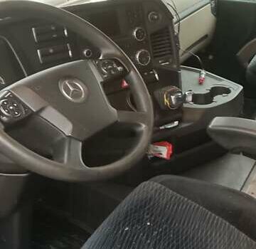 Білий Мерседес Актрос, об'ємом двигуна 12.81 л та пробігом 777 тис. км за 15000 $, фото 5 на Automoto.ua