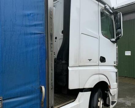 Белый Мерседес Актрос, объемом двигателя 12.6 л и пробегом 840 тыс. км за 22999 $, фото 9 на Automoto.ua