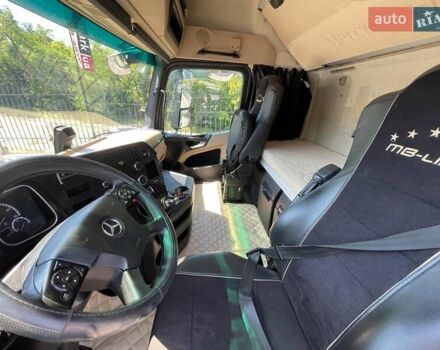 Белый Мерседес Актрос, объемом двигателя 10.7 л и пробегом 996 тыс. км за 16290 $, фото 13 на Automoto.ua