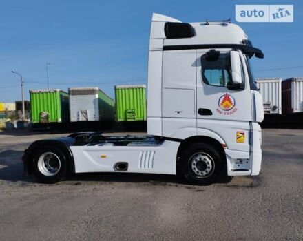 Белый Мерседес Актрос, объемом двигателя 13 л и пробегом 820 тыс. км за 22900 $, фото 7 на Automoto.ua