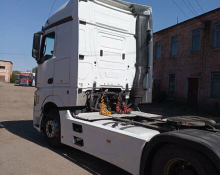 Белый Мерседес Актрос, объемом двигателя 12.81 л и пробегом 718 тыс. км за 22000 $, фото 2 на Automoto.ua