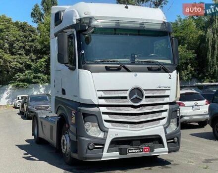 Белый Мерседес Актрос, объемом двигателя 10.7 л и пробегом 996 тыс. км за 16290 $, фото 2 на Automoto.ua