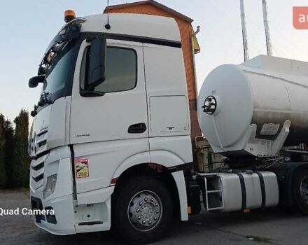 Білий Мерседес Актрос, об'ємом двигуна 12.8 л та пробігом 745 тис. км за 27000 $, фото 1 на Automoto.ua