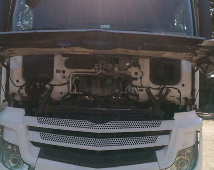 Белый Мерседес Актрос, объемом двигателя 12.81 л и пробегом 718 тыс. км за 22000 $, фото 6 на Automoto.ua