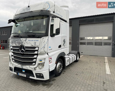 Белый Мерседес Актрос, объемом двигателя 12.8 л и пробегом 859 тыс. км за 28000 $, фото 2 на Automoto.ua