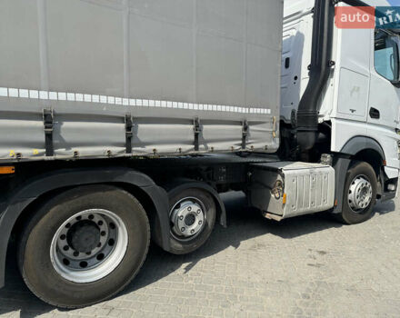 Белый Мерседес Актрос, объемом двигателя 12.81 л и пробегом 710 тыс. км за 34000 $, фото 12 на Automoto.ua