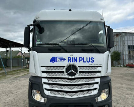 Белый Мерседес Актрос, объемом двигателя 12.81 л и пробегом 809 тыс. км за 30000 $, фото 2 на Automoto.ua