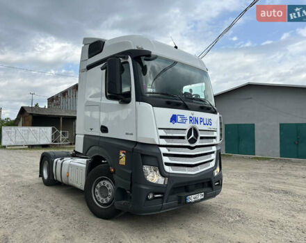 Белый Мерседес Актрос, объемом двигателя 12.81 л и пробегом 809 тыс. км за 30000 $, фото 5 на Automoto.ua