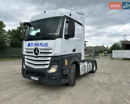 Белый Мерседес Актрос, объемом двигателя 12.81 л и пробегом 809 тыс. км за 30000 $, фото 11 на Automoto.ua