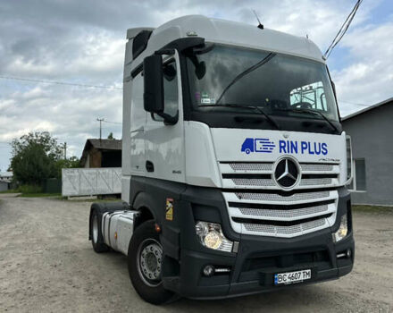 Белый Мерседес Актрос, объемом двигателя 12.81 л и пробегом 809 тыс. км за 30000 $, фото 3 на Automoto.ua