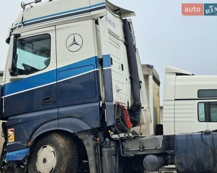 Белый Мерседес Актрос, объемом двигателя 12.9 л и пробегом 870 тыс. км за 10000 $, фото 1 на Automoto.ua