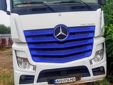 Белый Мерседес Актрос, объемом двигателя 12.8 л и пробегом 850 тыс. км за 39000 $, фото 1 на Automoto.ua