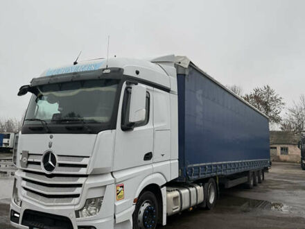 Белый Мерседес Актрос, объемом двигателя 0 л и пробегом 998 тыс. км за 22500 $, фото 1 на Automoto.ua