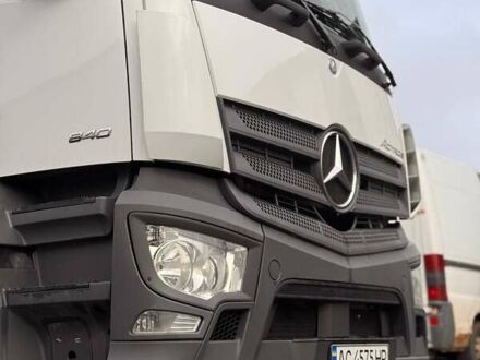 Белый Мерседес Актрос, объемом двигателя 10.8 л и пробегом 767 тыс. км за 110000 $, фото 1 на Automoto.ua