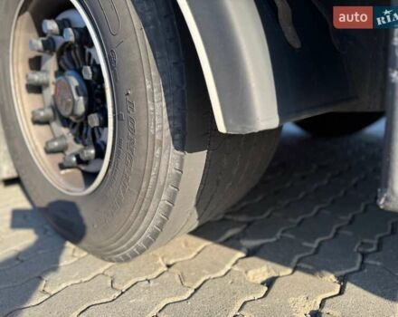 Красный Мерседес Актрос, объемом двигателя 12.81 л и пробегом 993 тыс. км за 47000 $, фото 9 на Automoto.ua