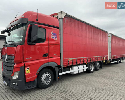 Красный Мерседес Актрос, объемом двигателя 12.81 л и пробегом 985 тыс. км за 48500 $, фото 1 на Automoto.ua