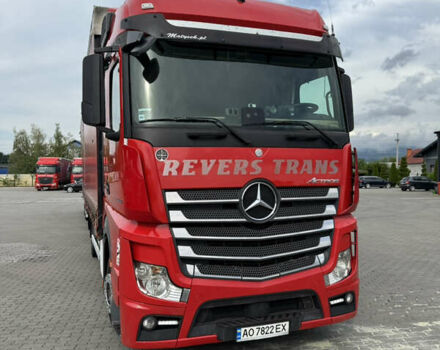 Красный Мерседес Актрос, объемом двигателя 12.9 л и пробегом 980 тыс. км за 48000 $, фото 1 на Automoto.ua