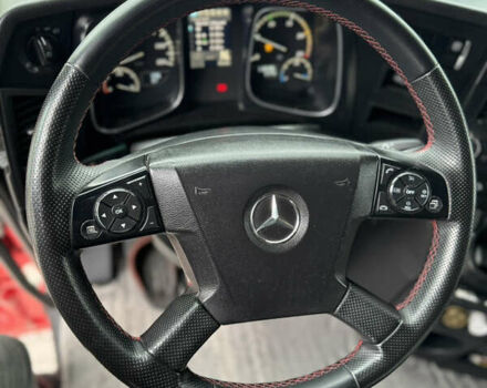 Красный Мерседес Актрос, объемом двигателя 12.81 л и пробегом 985 тыс. км за 48500 $, фото 7 на Automoto.ua